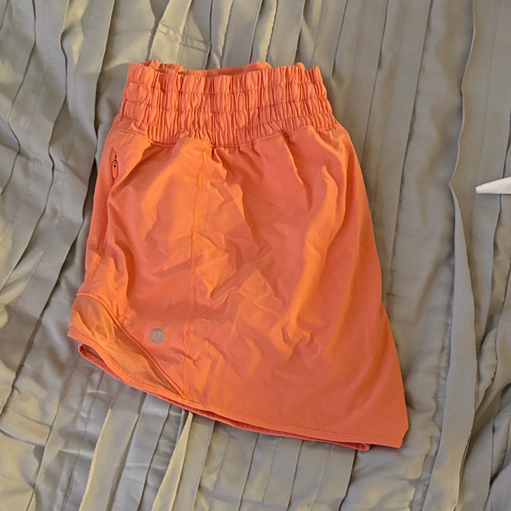 LULULEMON hotty hot high rise 2.5 size 10 short
